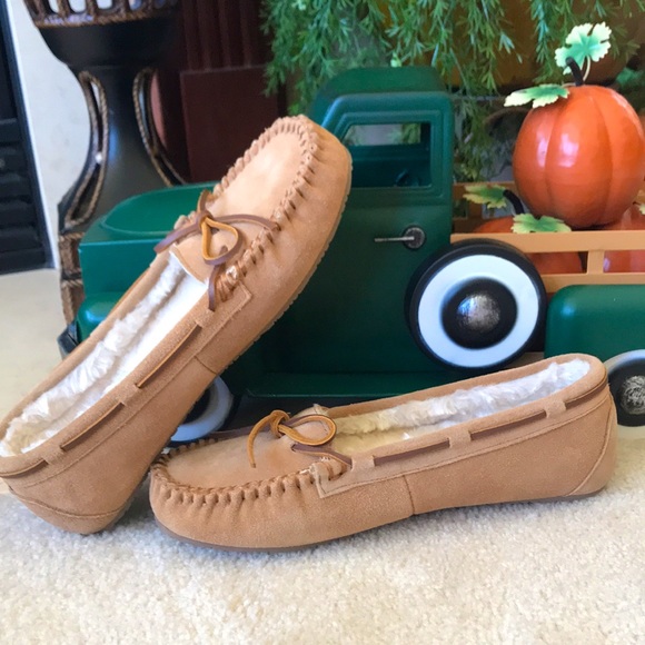 Brand New Minnetonka Genuine Suede Slip-On Moccasin Slipper Shoes - Picture 10 of 14